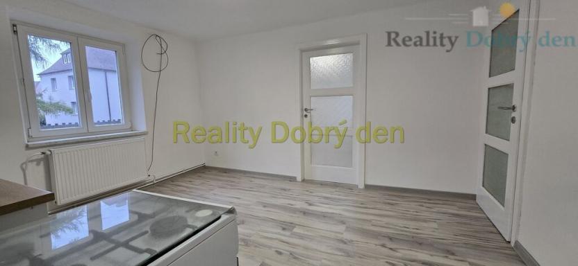 Pronájem bytu 2+1, Opava, Těšínská, 48 m2