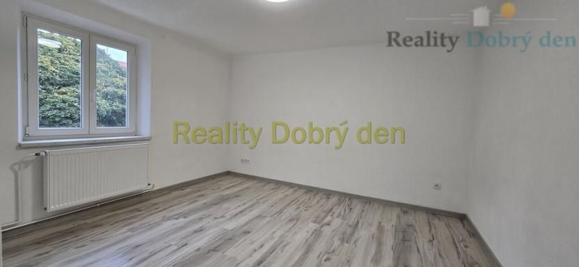 Pronájem bytu 2+1, Opava, Těšínská, 48 m2