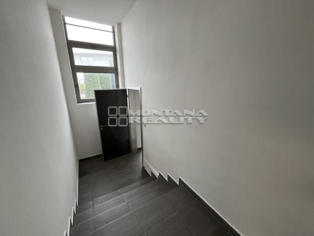 Pronájem obchodního prostoru, Olomouc, Dolní hejčínská, 22 m2