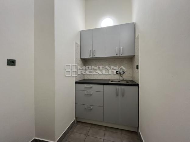 Pronájem obchodního prostoru, Olomouc, Dolní hejčínská, 22 m2