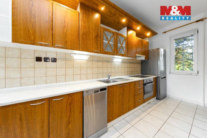 Prodej rodinného domu, Hradčany, Luční, 377 m2