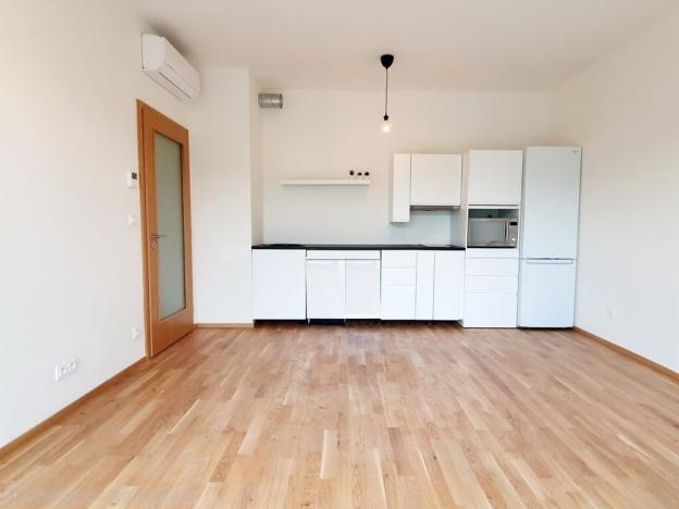 Pronájem bytu 2+kk, Praha, Šenácká, 78 m2
