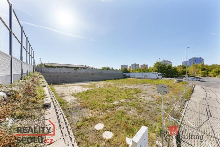 Pronájem komerčního pozemku, Mělník, 1708 m2