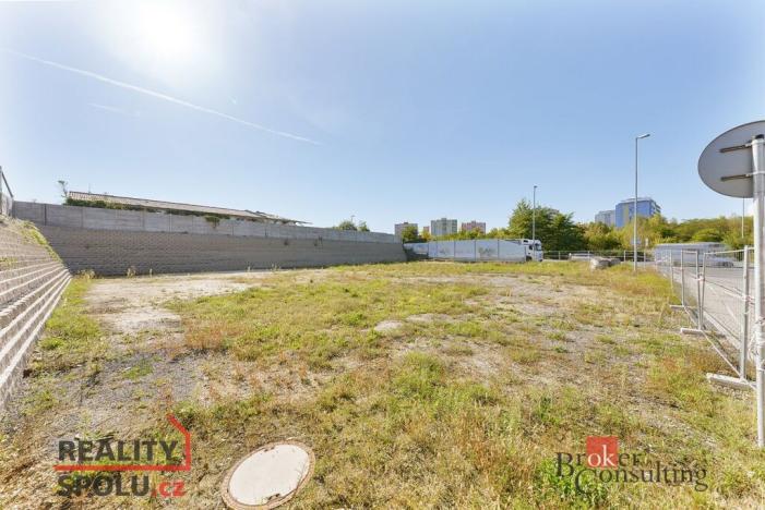 Pronájem komerčního pozemku, Mělník, 1708 m2