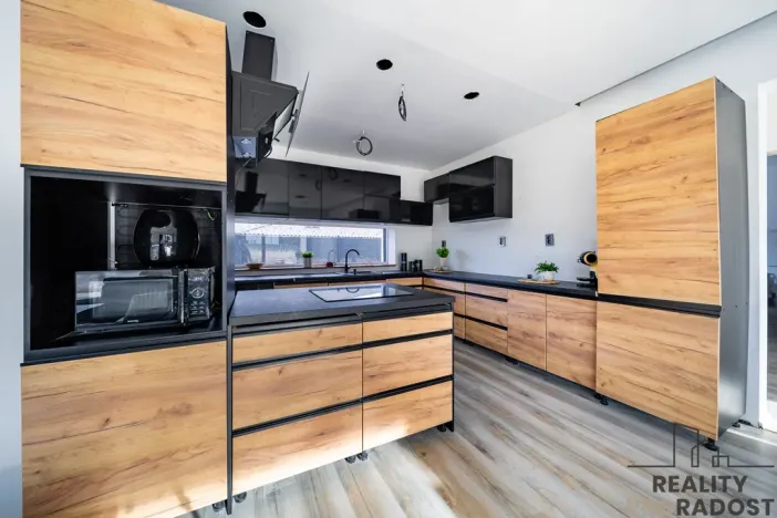 Prodej rodinného domu, Včelná, Jiřičkova, 208 m2