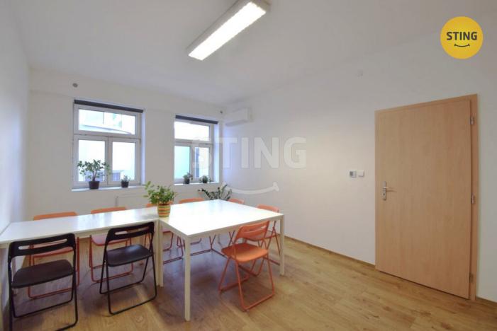 Pronájem kanceláře, Zlín, třída Tomáše Bati, 108 m2