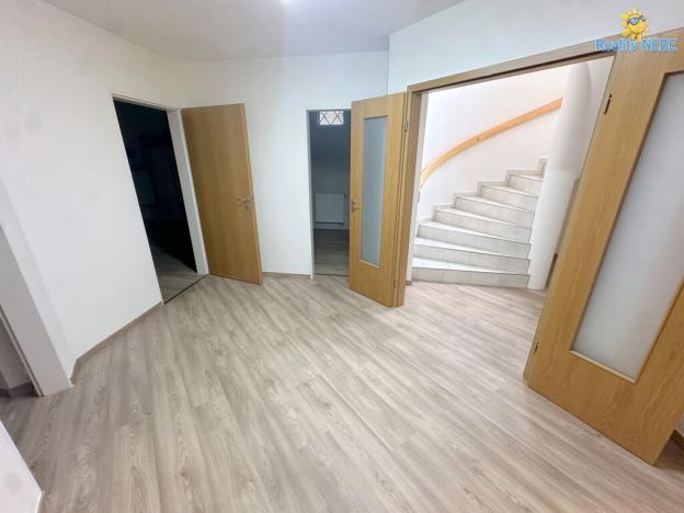 Pronájem vily, Praha - Benice, U zahrádek, 427 m2