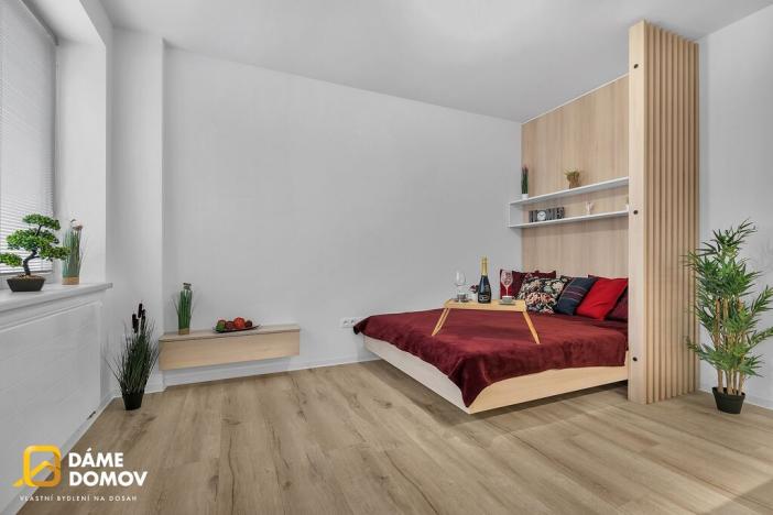 Pronájem bytu 1+kk, Zlín, Lorencova, 28 m2