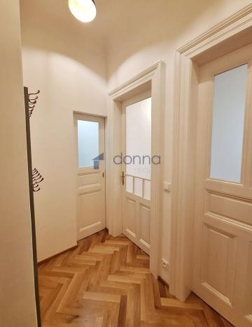 Pronájem bytu 2+kk, Praha, Slezská, 41 m2