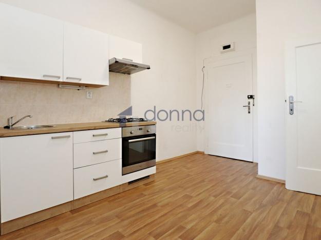 Pronájem bytu 2+kk, Praha, Jankovcova, 51 m2