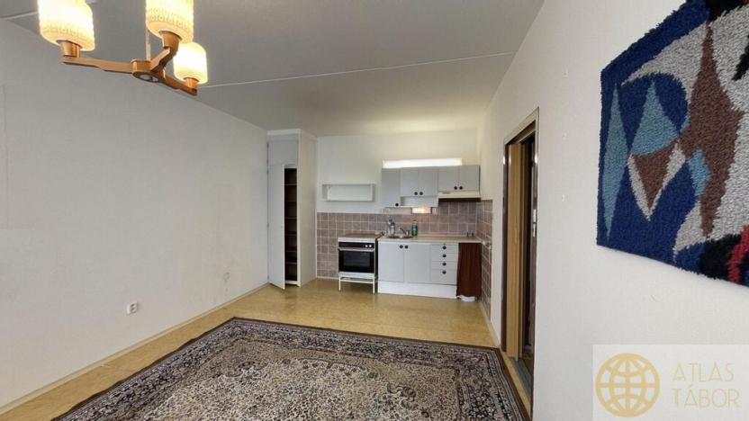 Prodej bytu 2+kk, Tábor, nám. Přátelství, 39 m2