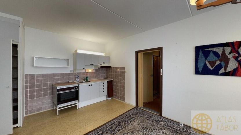 Prodej bytu 2+kk, Tábor, nám. Přátelství, 39 m2
