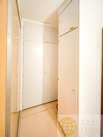 Prodej bytu 2+kk, Tábor, nám. Přátelství, 39 m2
