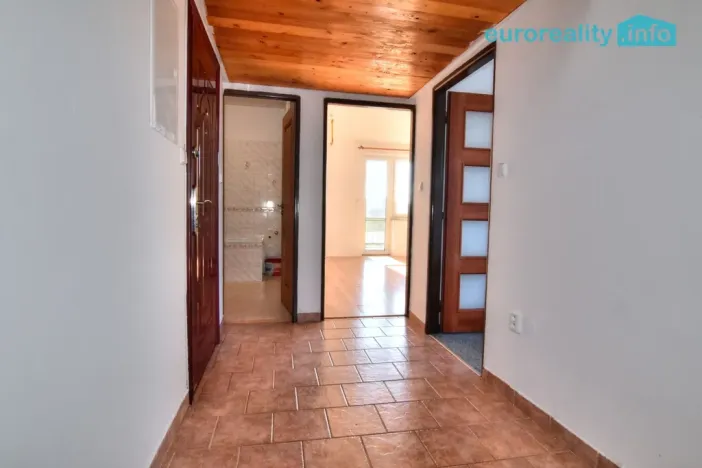 Prodej bytu 3+1, Veselice, 70 m2