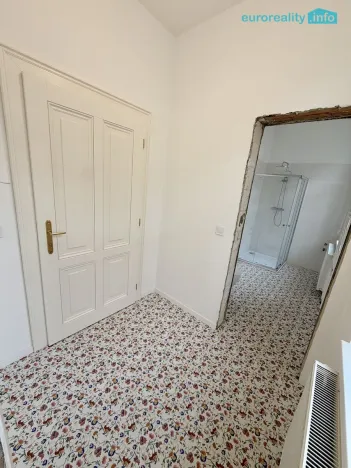 Prodej bytu 1+kk, Mariánské Lázně, Hlavní třída, 31 m2