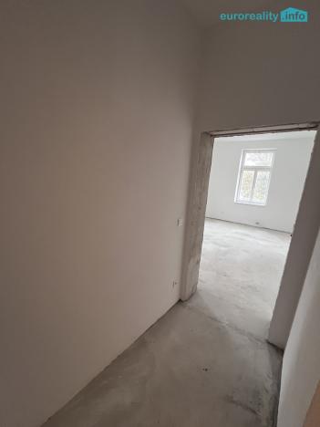 Prodej bytu 1+kk, Mariánské Lázně, Hlavní třída, 32 m2