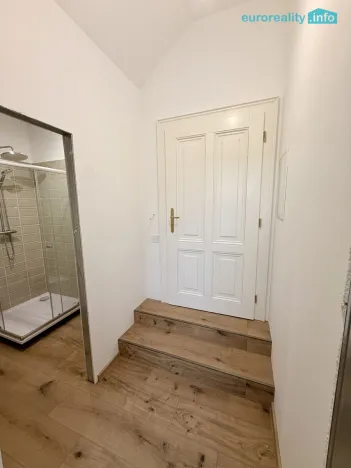 Prodej bytu 1+kk, Mariánské Lázně, Hlavní třída, 32 m2