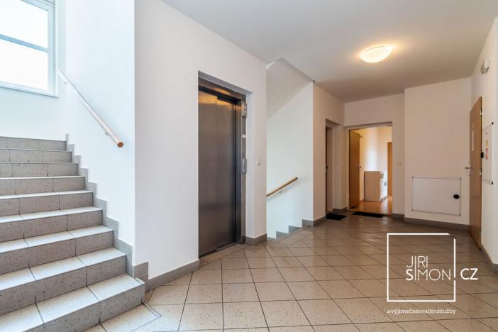 Pronájem bytu 2+kk, Praha - Řepy, Skuteckého, 52 m2