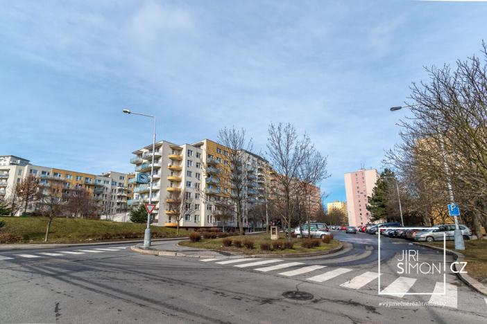 Pronájem bytu 2+kk, Praha - Řepy, Skuteckého, 52 m2