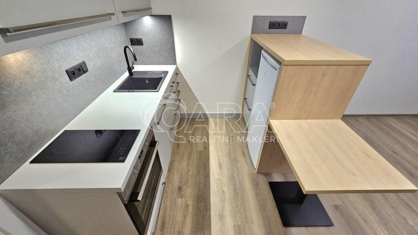 Pronájem bytu 1+kk, Praha - Třebonice, Do zahrádek II, 25 m2