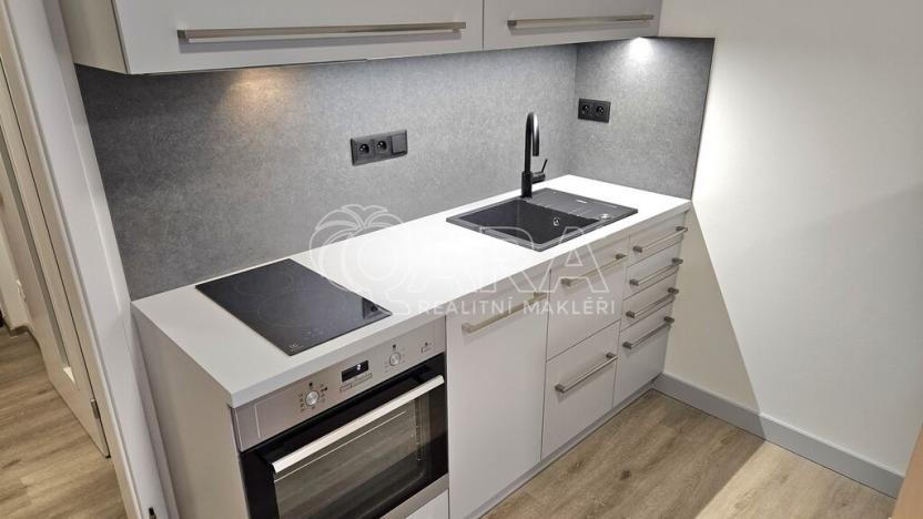 Pronájem bytu 1+kk, Praha - Třebonice, Do zahrádek II, 25 m2