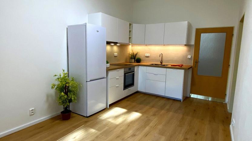 Pronájem bytu 2+kk, Praha - Vršovice, Bulharská, 45 m2