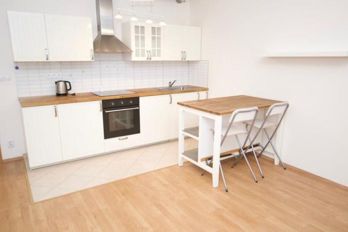 Pronájem bytu 1+kk, Praha - Horní Měcholupy, Mantovská, 40 m2