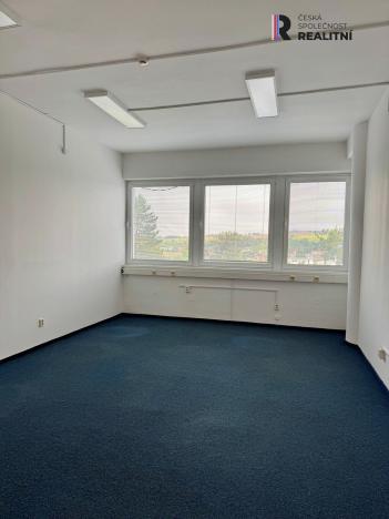 Pronájem kanceláře, Zlín - Louky, třída Tomáše Bati, 30 m2