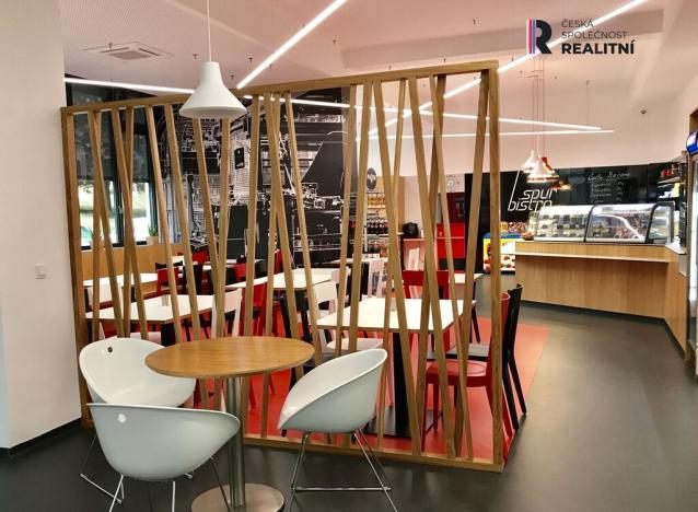 Pronájem kanceláře, Zlín - Louky, třída Tomáše Bati, 30 m2