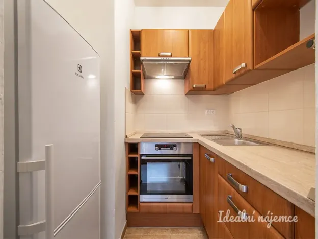 Pronájem bytu 2+kk, Praha - Bohnice, Hlivická, 35 m2