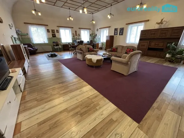Prodej ubytování, Strašín, 450 m2