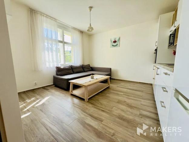 Pronájem bytu 2+kk, Praha - Vinohrady, Pod Zvonařkou, 42 m2