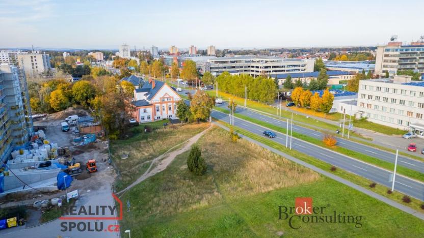 Pronájem komerčního pozemku, Hradec Králové, 1698 m2