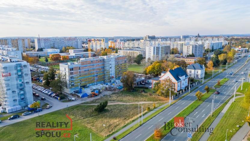 Pronájem komerčního pozemku, Hradec Králové, 1698 m2