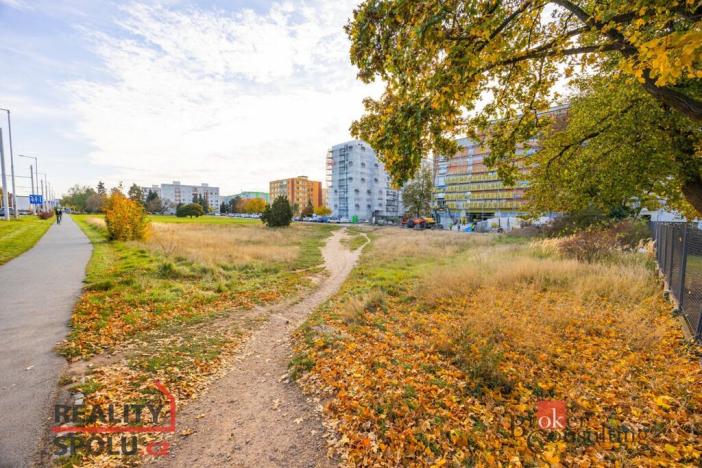 Pronájem komerčního pozemku, Hradec Králové, 1698 m2