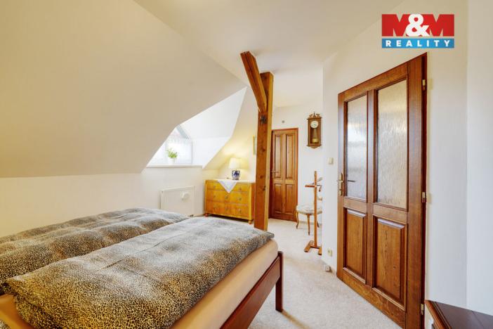 Prodej rodinného domu, Veleň - Mírovice, Na návsi, 478 m2