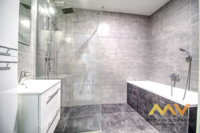 Pronájem bytu 4+kk, Hradec Králové - Nový Hradec Králové, Čajkovského, 82 m2