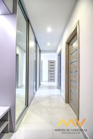 Pronájem bytu 4+kk, Hradec Králové - Nový Hradec Králové, Čajkovského, 82 m2