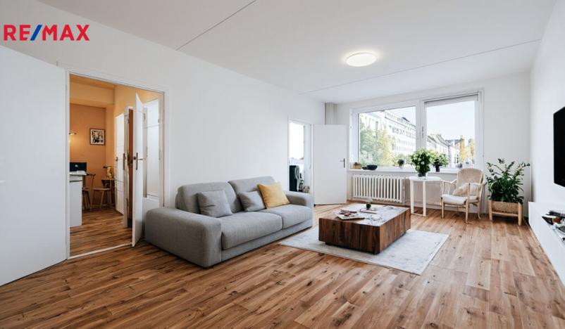 Pronájem bytu 1+kk, Praha - Troja, Sosnovecká, 29 m2