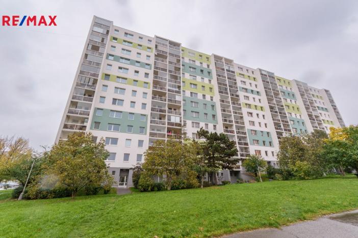 Pronájem bytu 1+kk, Praha - Troja, Sosnovecká, 29 m2