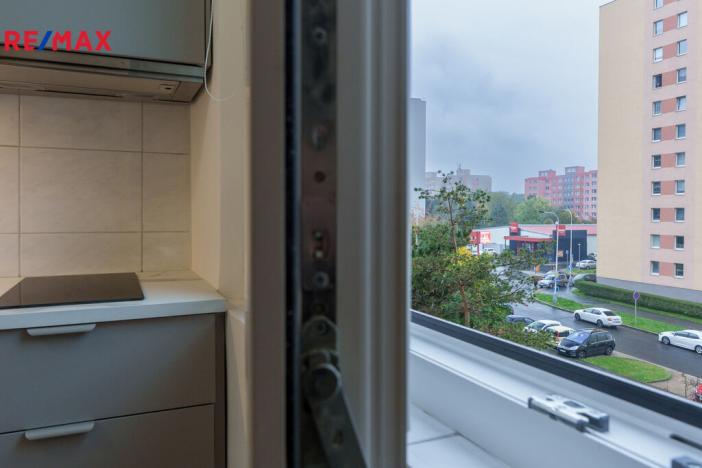 Pronájem bytu 1+kk, Praha - Troja, Sosnovecká, 29 m2