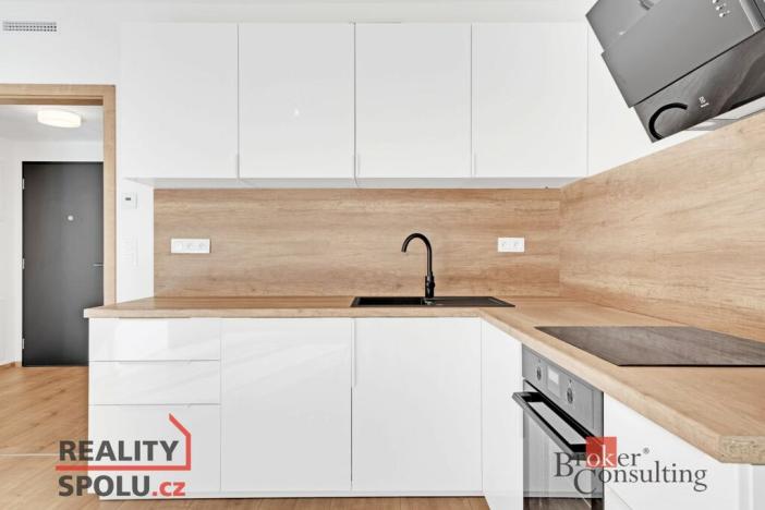 Pronájem bytu 2+kk, Praha - Vysočany, Kolbenova, 53 m2