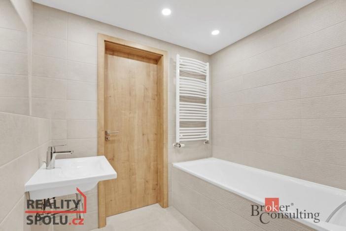 Pronájem bytu 2+kk, Praha - Vysočany, Kolbenova, 53 m2