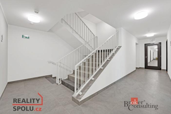 Pronájem bytu 2+kk, Praha - Vysočany, Kolbenova, 53 m2