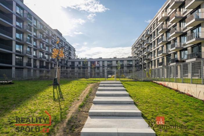 Pronájem bytu 2+kk, Praha - Vysočany, Kolbenova, 53 m2