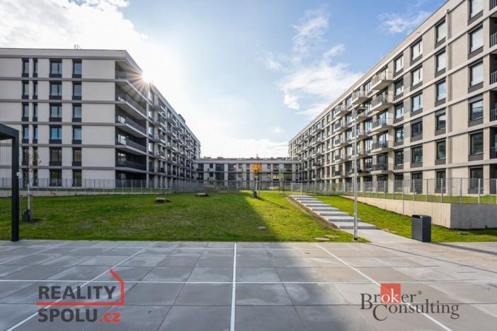 Pronájem bytu 2+kk, Praha - Vysočany, Kolbenova, 53 m2