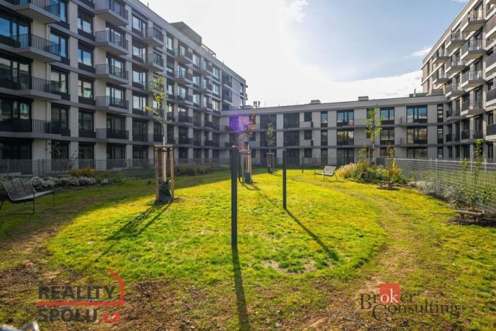 Pronájem bytu 2+kk, Praha - Vysočany, Kolbenova, 53 m2