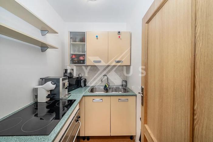 Pronájem kanceláře, Praha - Holešovice, Bubenská, 84 m2