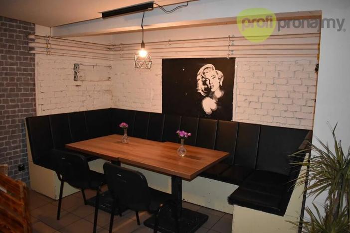 Pronájem komerční nemovitosti, Holešov, nám. Dr. E. Beneše, 220 m2