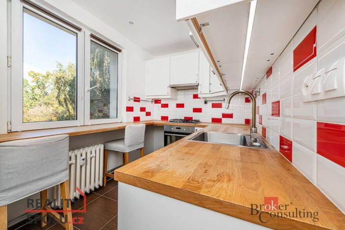 Pronájem bytu 2+1, Praha - Břevnov, Šantrochova, 54 m2